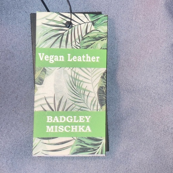 Badgley Mischka Gray Croc Coin Purse - Picture 8 of 8